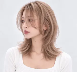 セミロング 久木原 ゆりのヘアスタイル