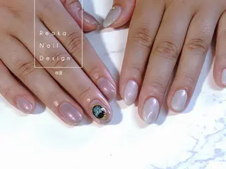 ミディアム ネイル Blowe ニュアンスのネイルデザイン