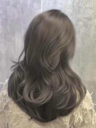 カラー シウ SHUのヘアスタイル