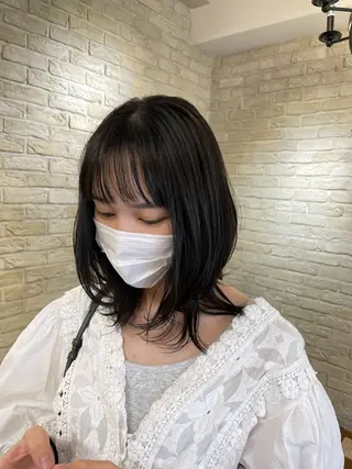 ミディアム 河上 麻衣/白髪ぼかしのヘアスタイル