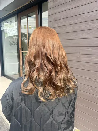 セミロング カラー ヘアアレンジ 🤍 minaのヘアスタイル