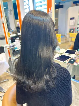セミロング カラー うしだ かおるのヘアスタイル