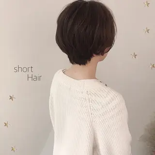 ショート カラー 市川 千夏のヘアスタイル