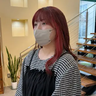 セミロング カラー 安達まい/ インナーカラー◎のヘアスタイル