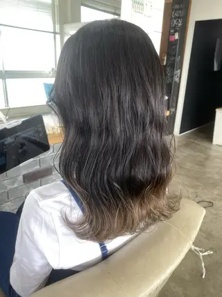 セミロング カラー 杉山 莉香のヘアスタイル