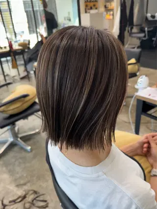ミディアム yuuka🌻 ハイライト/艶カラーのヘアスタイル