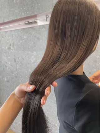 ロング カラー 山下 千明のヘアスタイル