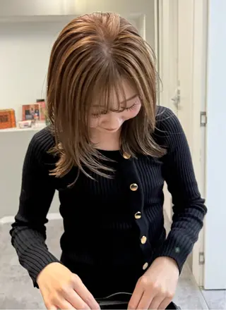 ミディアム 小倉 結衣のヘアスタイル