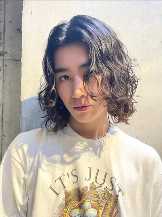 ミディアム パーマ メンズ マツエク・マツパ fifth リュウセイのヘアスタイル