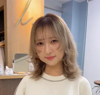ミディアム カラー 横尾 歩のヘアスタイル