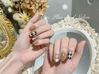 ショート カラー ネイル One Plus Nail Salonのネイルデザイン