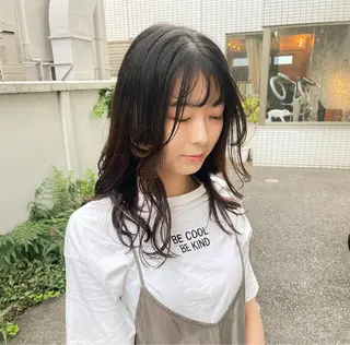 セミロング yumemiレイヤー ‎✴︎ 透明感カラーのヘアスタイル