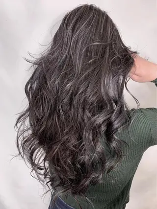 ロング カラー ミルクティーベージュ ブリーチ 店長 清水のヘアスタイル