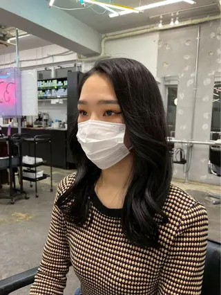 セミロング カラー ✨傷ませないカラー ✨髪質改善✨レオンのヘアスタイル