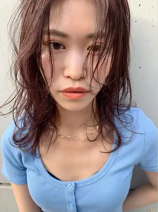 セミロング カラー 榑松 恵里のヘアスタイル