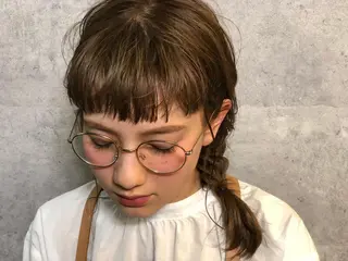セミロング カラー 顔周りレイヤーカット ブリーチminamiのヘアスタイル