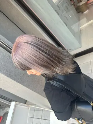 セミロング カラー ブリーチ特化🌈 MANATOのヘアスタイル