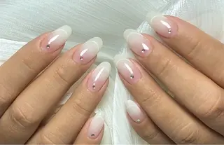 ミディアム AMI Nailsalonのネイルデザイン