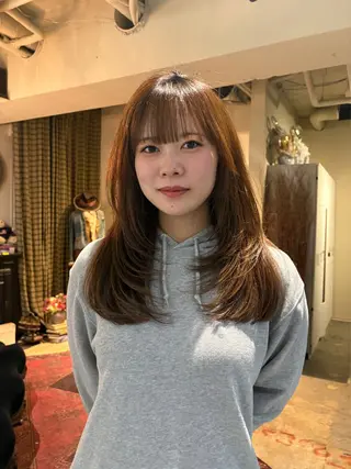 セミロング カットモデル🎀 ハイトーン/YUIのヘアスタイル