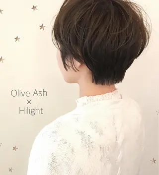ショート カラー 市川 千夏のヘアスタイル
