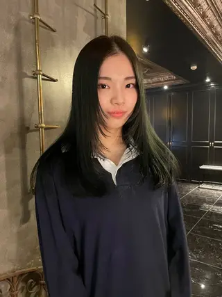 セミロング カラー パーマ ヘアアレンジ くびれレイヤー/艶 カラー　MADOKAのヘアスタイル