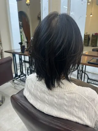 ミディアム 岡部 夏生のヘアスタイル