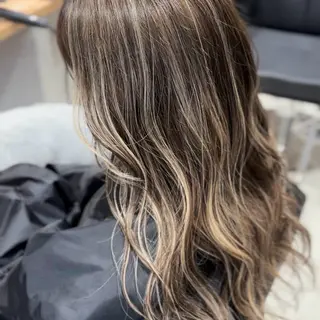 カラー 村瀬 美来のヘアスタイル