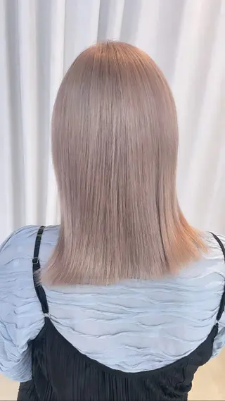 ミディアム カラー Mii. 内田萌々のヘアスタイル