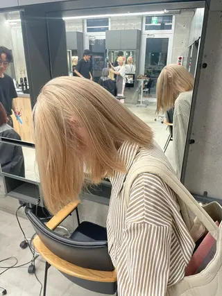 ミディアム カラー インナーカラー 推し ブリーチ  髪質改善のヘアスタイル