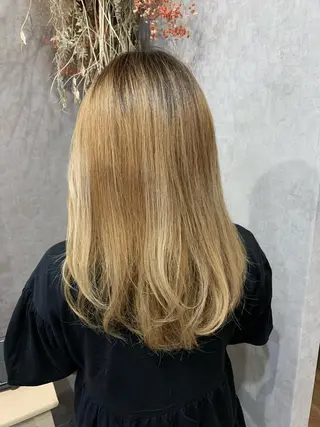 セミロング giniro ホソミのヘアスタイル