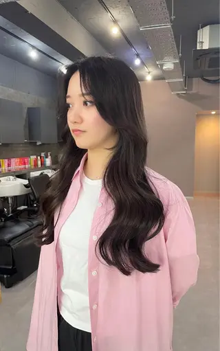 セミロング カラー レイヤーカット 西村あきやのヘアスタイル