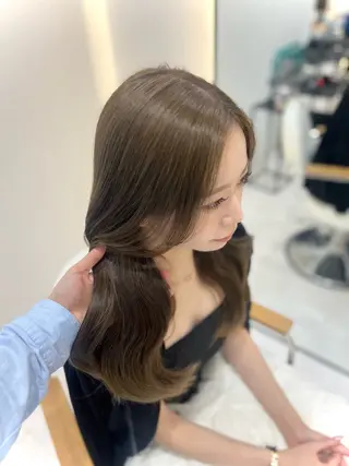 ロング カラー Zina aimiのヘアスタイル