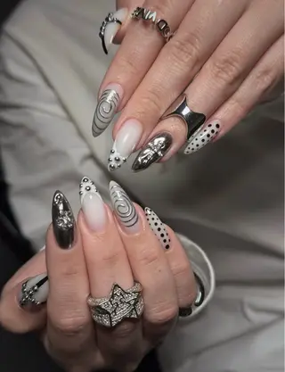 ネイル 🦊Genie🦊 Mika Nailsのネイルデザイン