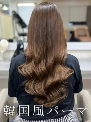 ロング パーマ 波巻きウェーブ 韓国風パーマ 纐纈のヘアスタイル