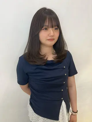 ミディアム カラー 'AXIS 栄 Konomiのヘアスタイル