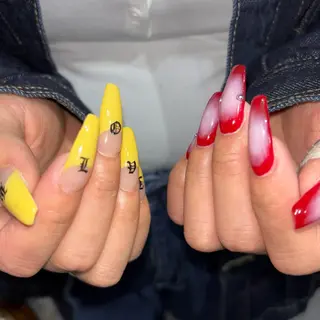 ネイル 🪐富島彩夏 /海外nail🪐のネイルデザイン