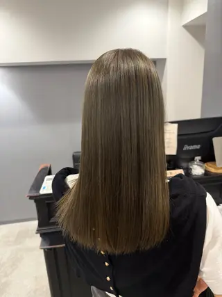 カラー 紅都🫧赤みなし 透明感水光カラーのヘアスタイル
