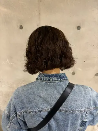 ショート パーマ ヘアアレンジ satsuki 暖色・ブラウンカラーのヘアスタイル