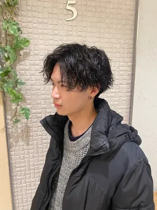 ミディアム カラー パーマ メンズ 新宿メンズパーマ ヨモギダのヘアスタイル