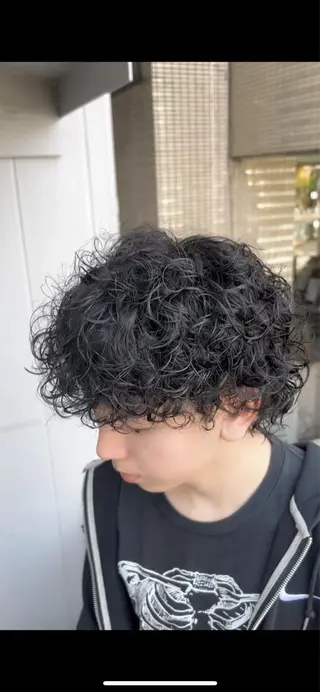 パーマ メンズ 曲がる縮毛矯正 LIBER 岩名のヘアスタイル