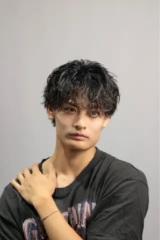 ショート パーマ ヘアアレンジ メンズ 🔥ニュアンス フェザー小林海斗🔥のヘアスタイル