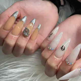 ロング ネイル Y. Sのネイルデザイン