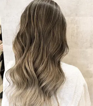 ロング カラー 髪質改善で 憧れの潤艶美髪にのヘアスタイル
