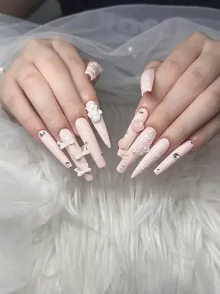 ネイル Lee Nailsのネイルデザイン
