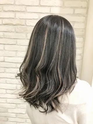 セミロング カラー 大平 美沙のヘアスタイル