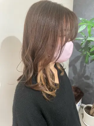 ロング Re room. 女性スタイリストのヘアスタイル