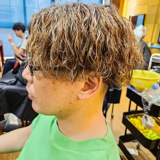 メンズ 特殊パーマ 片山恭兵のヘアスタイル