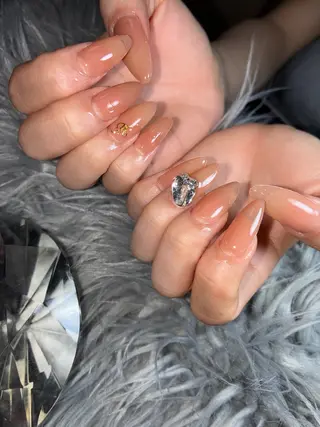 ミディアム YOKOSUKA NAILS💅🍃のネイルデザイン
