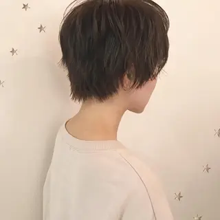 ショート カラー 市川 千夏のヘアスタイル