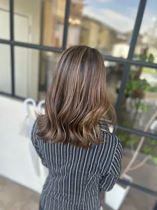 セミロング カラー 井上 花音のヘアスタイル